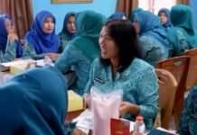 Inovasi Tata Kelola, Camat Sukarami Dorong Kader PKK Kebun Bunga Berbasis Data Real