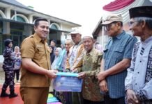 Lurah Sungailais Romison: Khitanan Massal dan Paket Sembako Lanal Palembang Ringankan Beban Warga