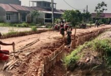 Pembangunan Jalan TMMD Kodim 0418/Palembang Diperkuat Cerucuk Gelam untuk Cegah Longsor