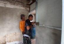 Kodim 0418/Palembang Percepat Penyelesaian RTLH Bapak Fernando, Instalasi Listrik Jadi Fokus Pekerjaan