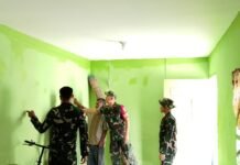 Finishing Rehab Rumah Ibu Sumilah Dikebut, Satgas TMMD Kodim 0418/Palembang Pastikan Hunian Lebih Layak