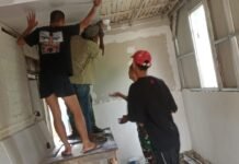 Pemasangan Plafon RTLH Bapak Fernando Dipercepat, Satgas TMMD Kodim 0418/Palembang Optimistis Tepat Waktu