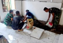 Pemasangan Keramik RTLH Ibu Sriyanti Dikebut, Satgas TMMD Kodim 0418/Palembang Optimistis Tepat Waktu