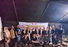 Suasana Hangat Warnai Nobar Satgas TMMD Kodim 0418/Palembang Bersama Pemuda Talang Jambe