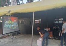 Satgas TMMD Ke-129 Kodim 0418/Palembang Bersama Warga Siapkan Nobar Film Kebangsaan di Kotis TMMD
