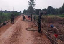 TMMD Ke-129 Kodim 0418/Palembang Hari ke-19: Jalan 750 Meter Talang Jambe Terus Dikerjakan, Cerucuk Gelam Perkuat Konstruksi