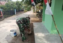Jelang Penutupan, TMMD ke-129 Kodim 0418/Palembang Pastikan Pos Kamling Siap Dipakai Warga