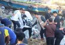 Sungai Musi Dibersihkan, Yudha Fardyansah dan PUPR Palembang Tunjukkan Komitmen Jaga Lingkungan